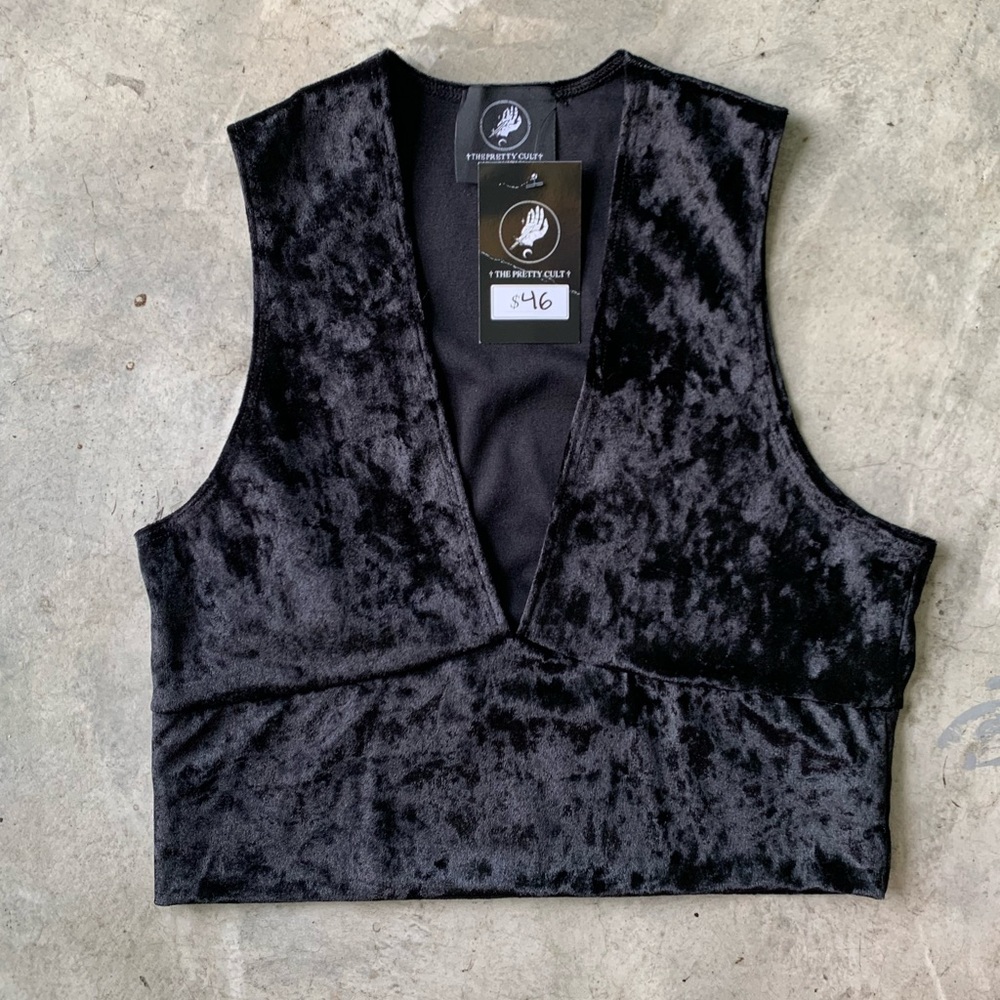 Love Shack Black Velvet Crop Top - Picture 2 of 8